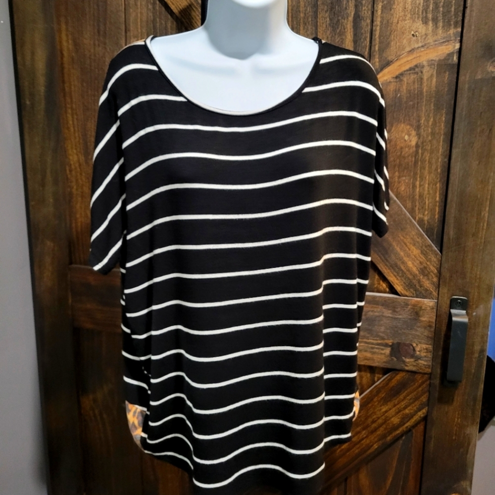 Daytrip Black and white stripe w/ leopard top